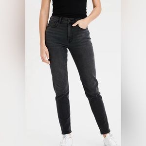 American Eagle - Strigid Mom Jeans - Always Black - 6 regular